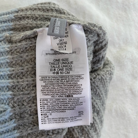 Gap Hat and Scarf Set NWOT - Picture 3 of 5